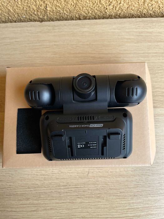 Kamera samochodowa  z 3 obiektywami 1080P G-sensor rejestrator