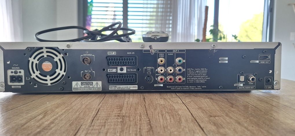 Nagrywarka stacjonarna rekorder recorder dvd philips DVDR-7300H 250GB