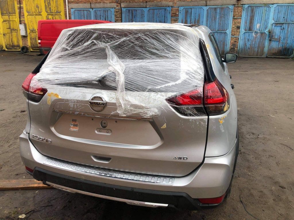 Двери Nissan Rogue T 32 цвет K 23 Ниссан Рог дверь