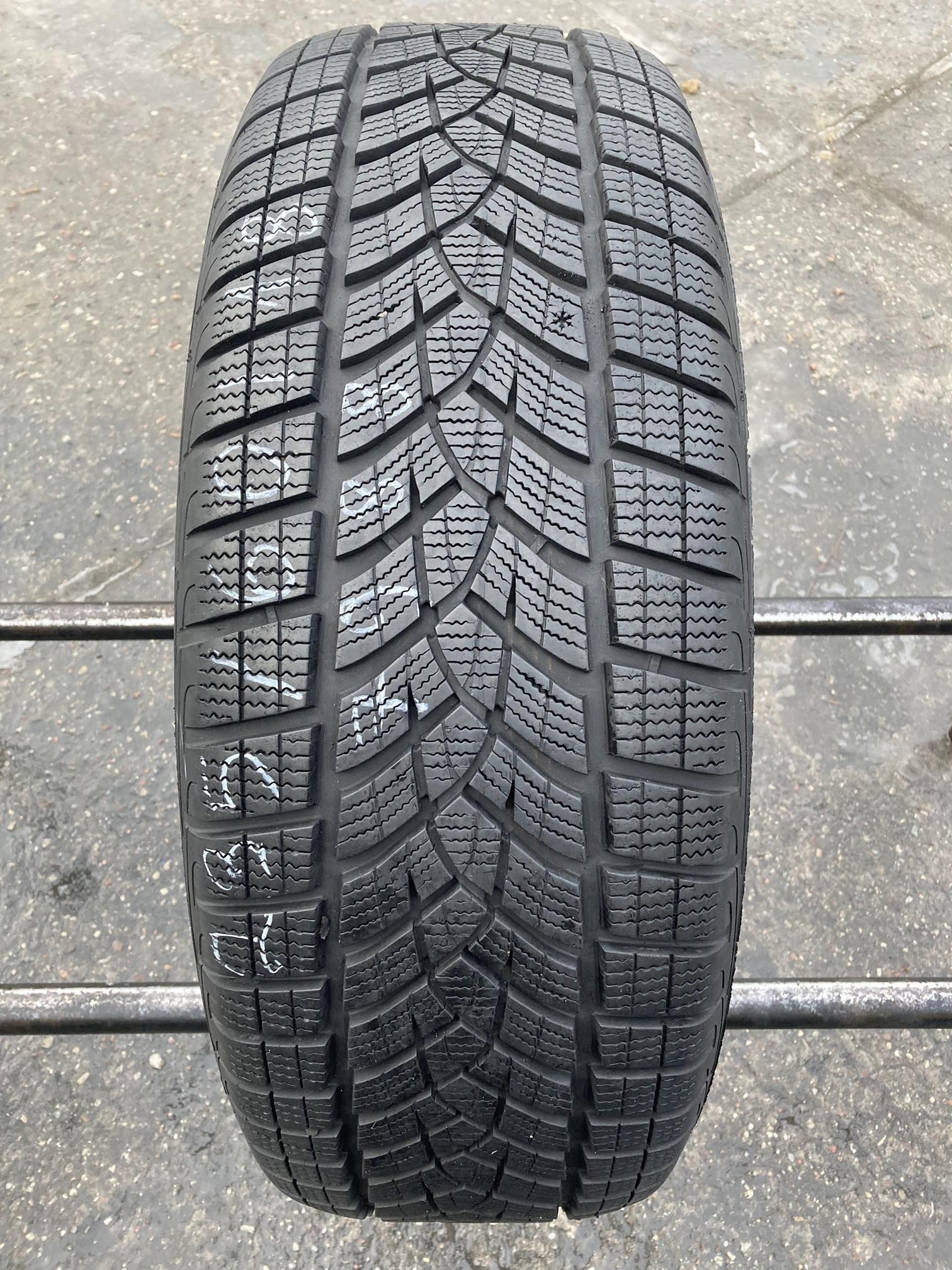 235/60/18 Goodyear Ultra Grip Performance Suv Gen-1 107H