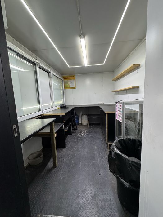 Прицеп торговий маф