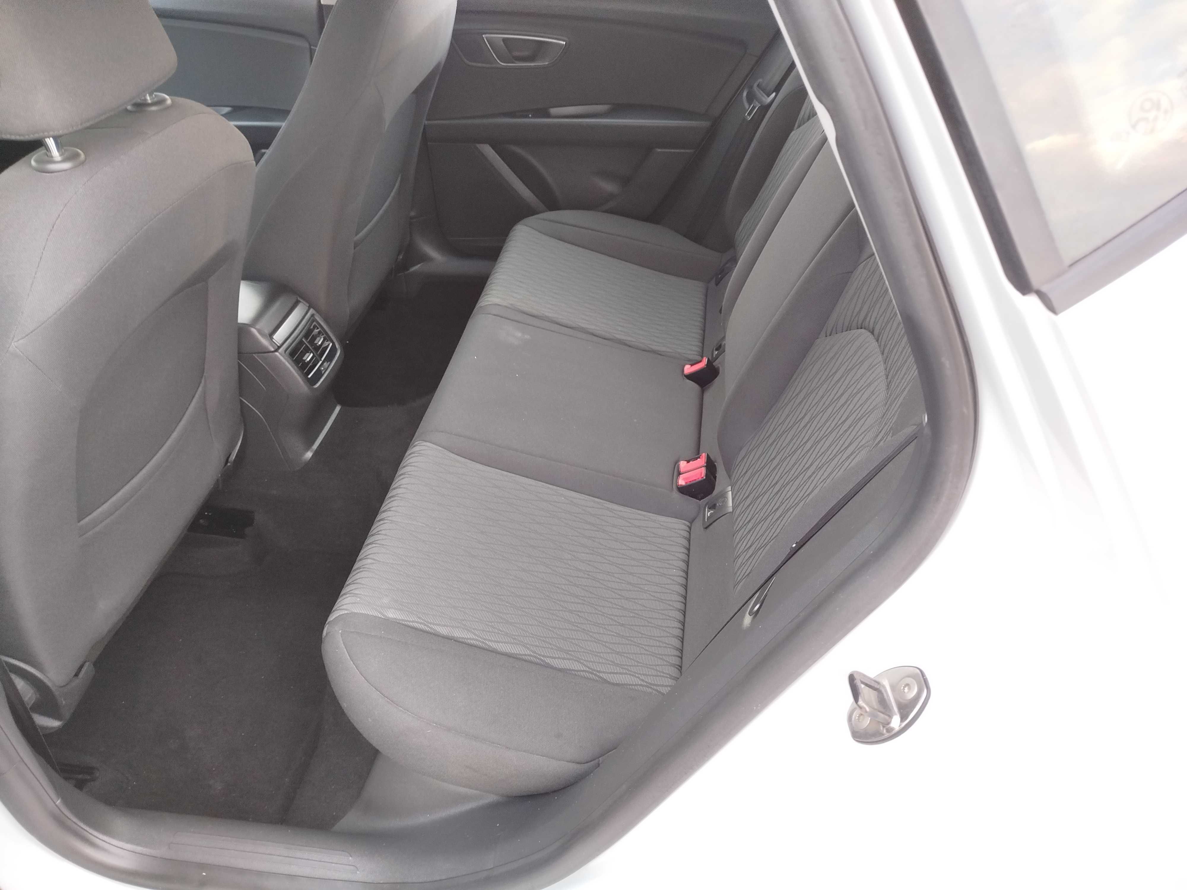 Seat Leon 1,6 TDI biała perła serwis w oryginale z Niemiec super stan