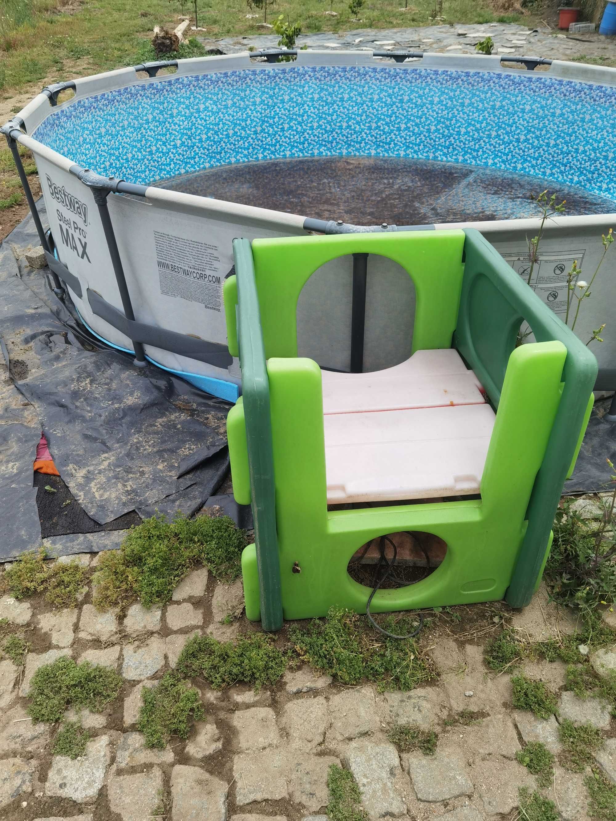 Piscina c/motor em bom estado