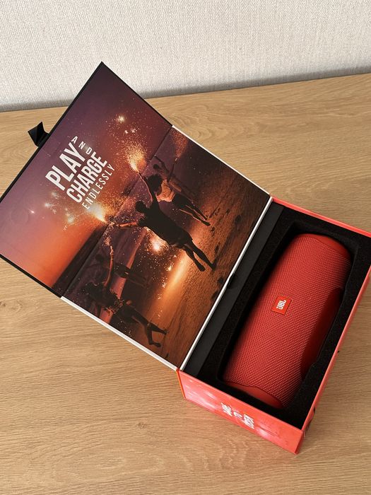 Колонка JBL червоного кольору , CHARGE 4