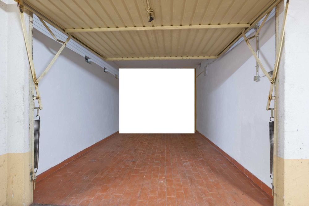 Amadora T2 -1º Andar com garagem  BOX renovado permuto por T1 na zona