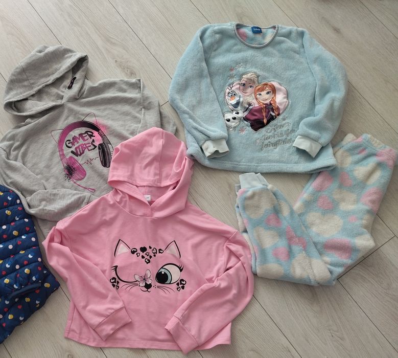 р.134/8 років Лот одягу для дівчинки зимова тепла куртка светри блузи