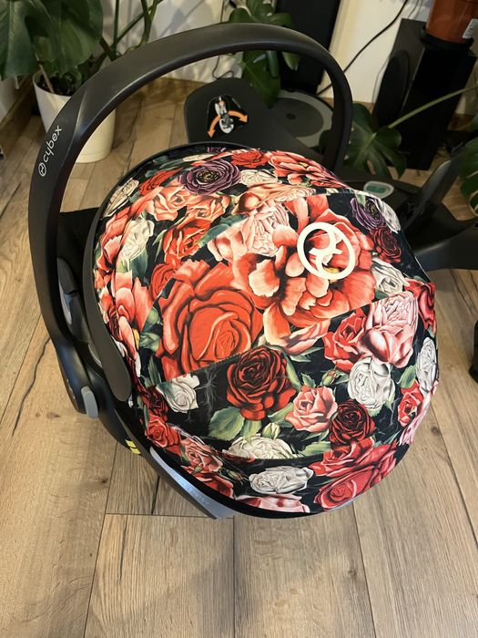 Cybex Cloud Z i-size Spring Blossom Dark + baza + adaptery