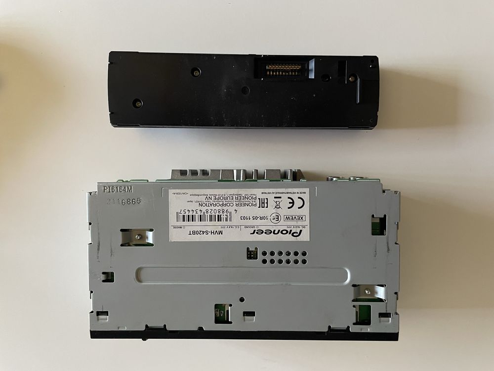 Radio pioneer MVH-S420BT