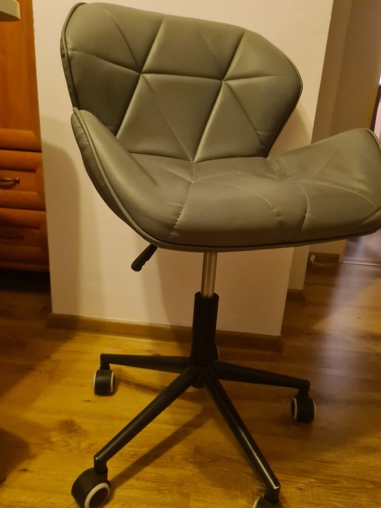 Hoker obrotowy, krzesło szare obrotowe