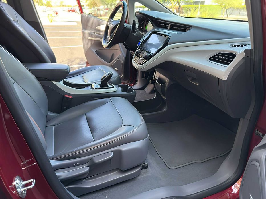 Chevrolet Bolt EV      2020