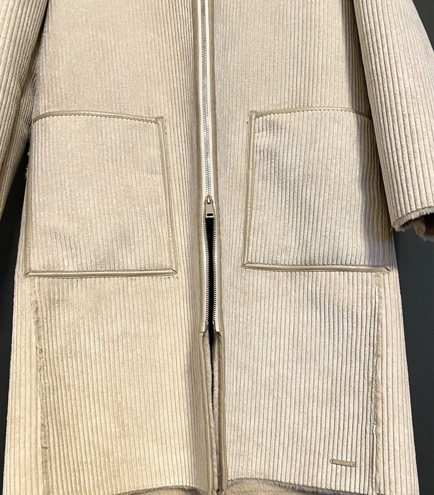 Dwustronny beżowy płaszcz z kapturem Rino&Pelle Roz. 40