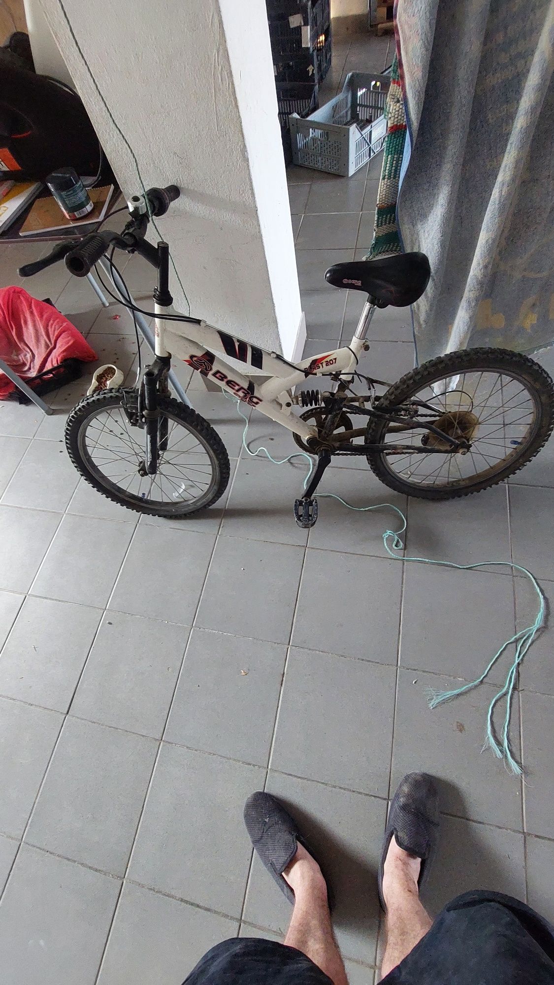 Bicicleta dupla suspensão roada 20