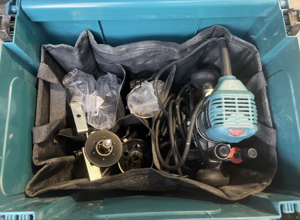 Frezarka Makita RT0702CX2J