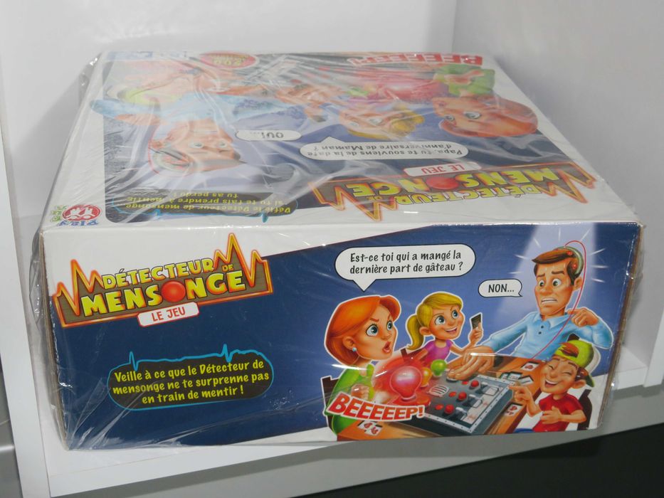 Jogo Detetor de Mentiras (Versão Francesa) NOVO