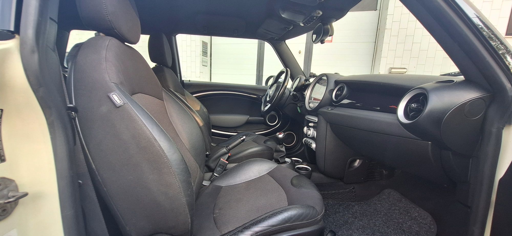 Mini John cooper works 211cv