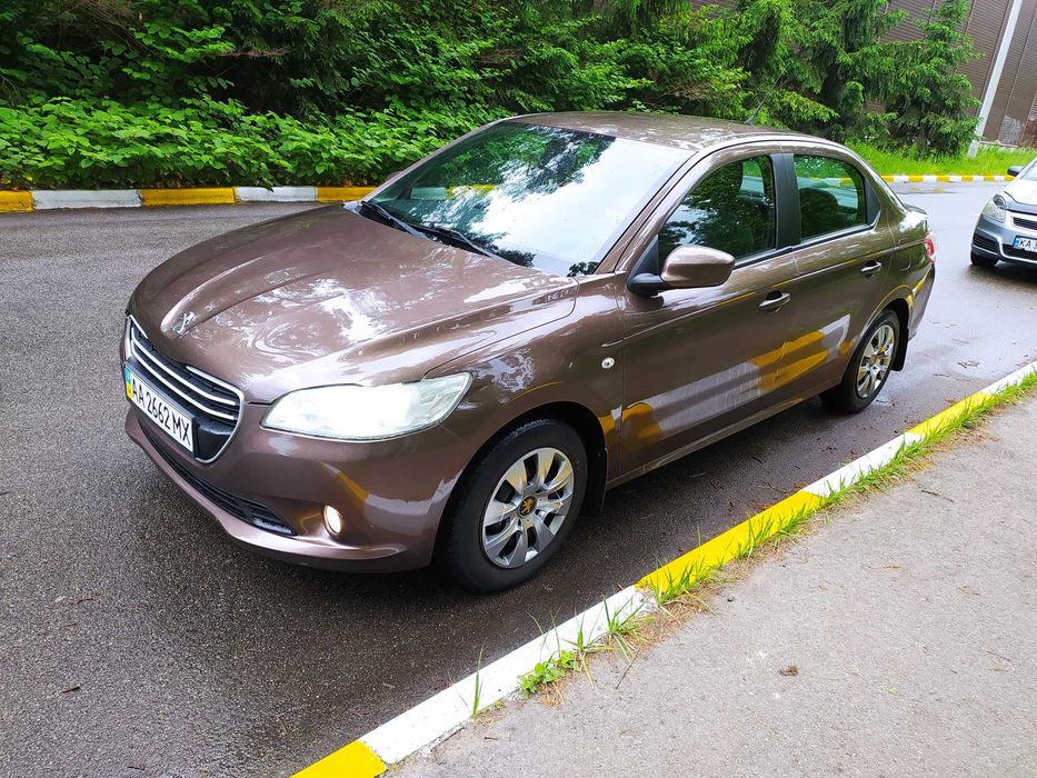 Продам авто Пежо 301, один власник