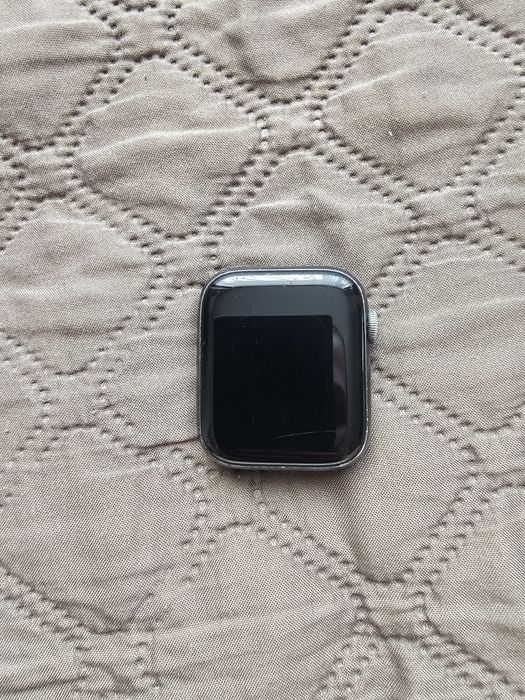 Aplle watch series 5 44mm Space Gray Aluminum Case