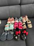 8 pares de calçado. Tamanho 20-23.