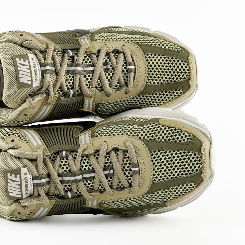 Кросівки Unisex NIKE ZOOM VOMERO 5 оригінал FJ1915-200