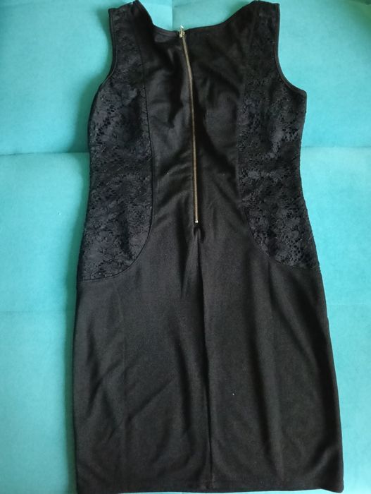 Czarna mała sukienka