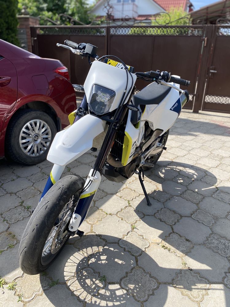 Supermoto Husqvarna 701