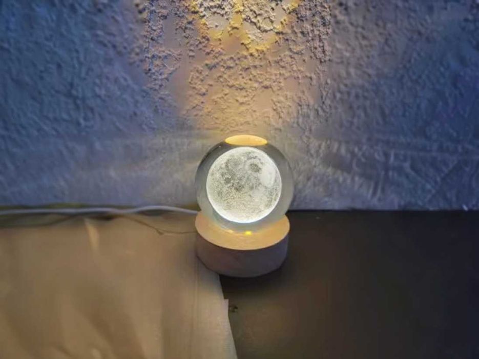 Lampka Nocna z Kryształową Kulą 3D