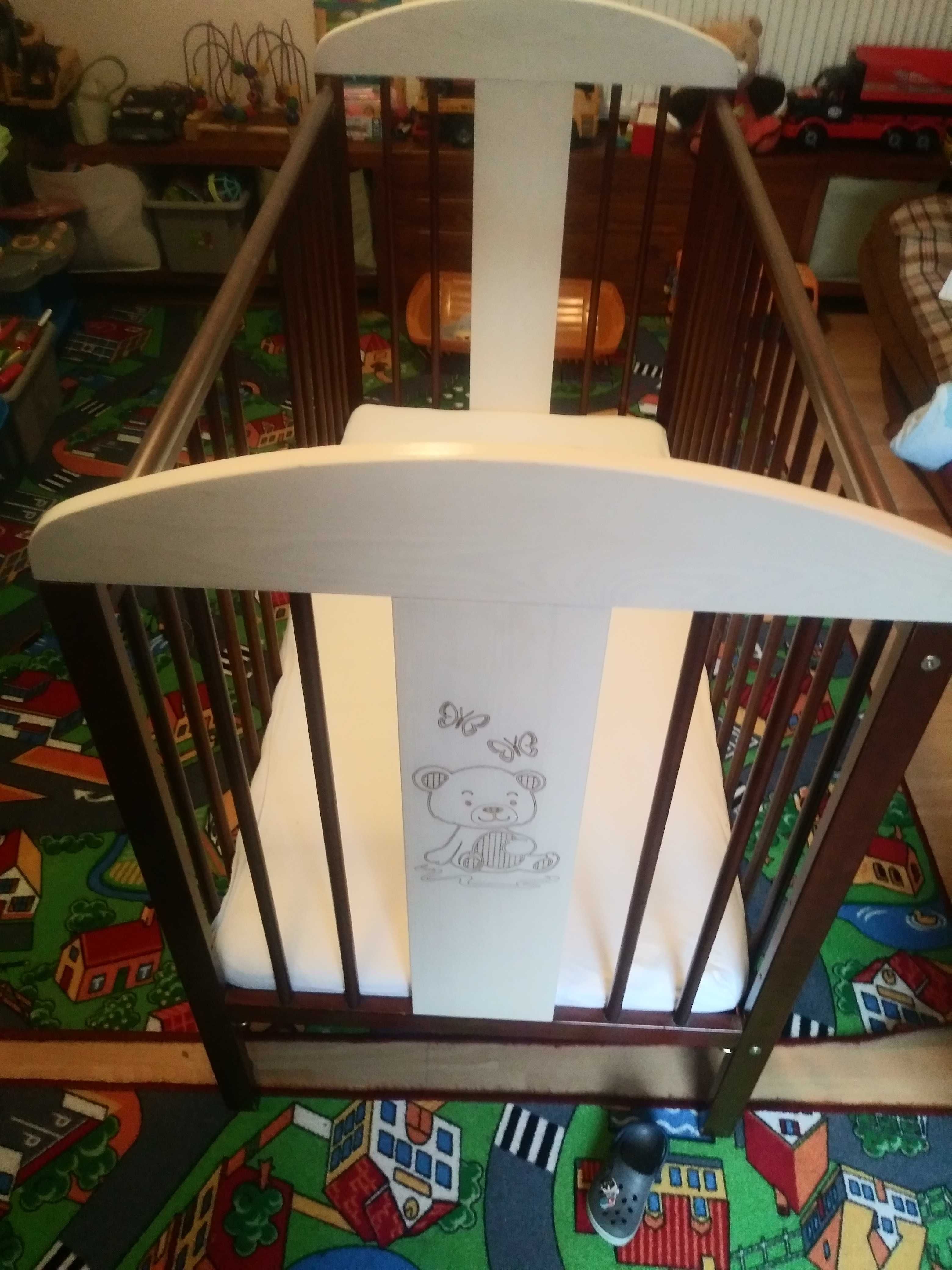 Łóżko dla dziecka z materacem plus akcesoria