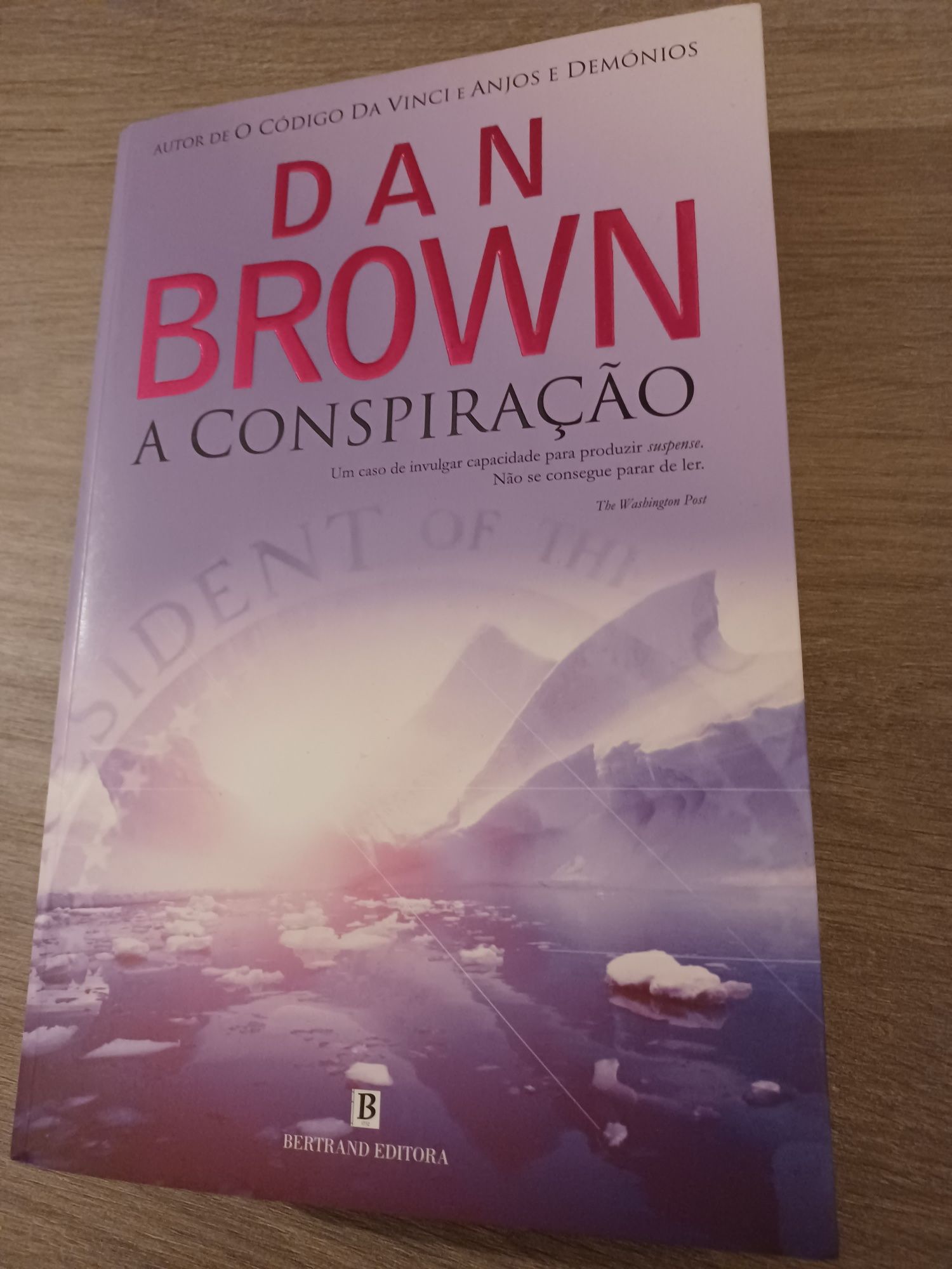 "A Conspiração" livro de Dan Brown