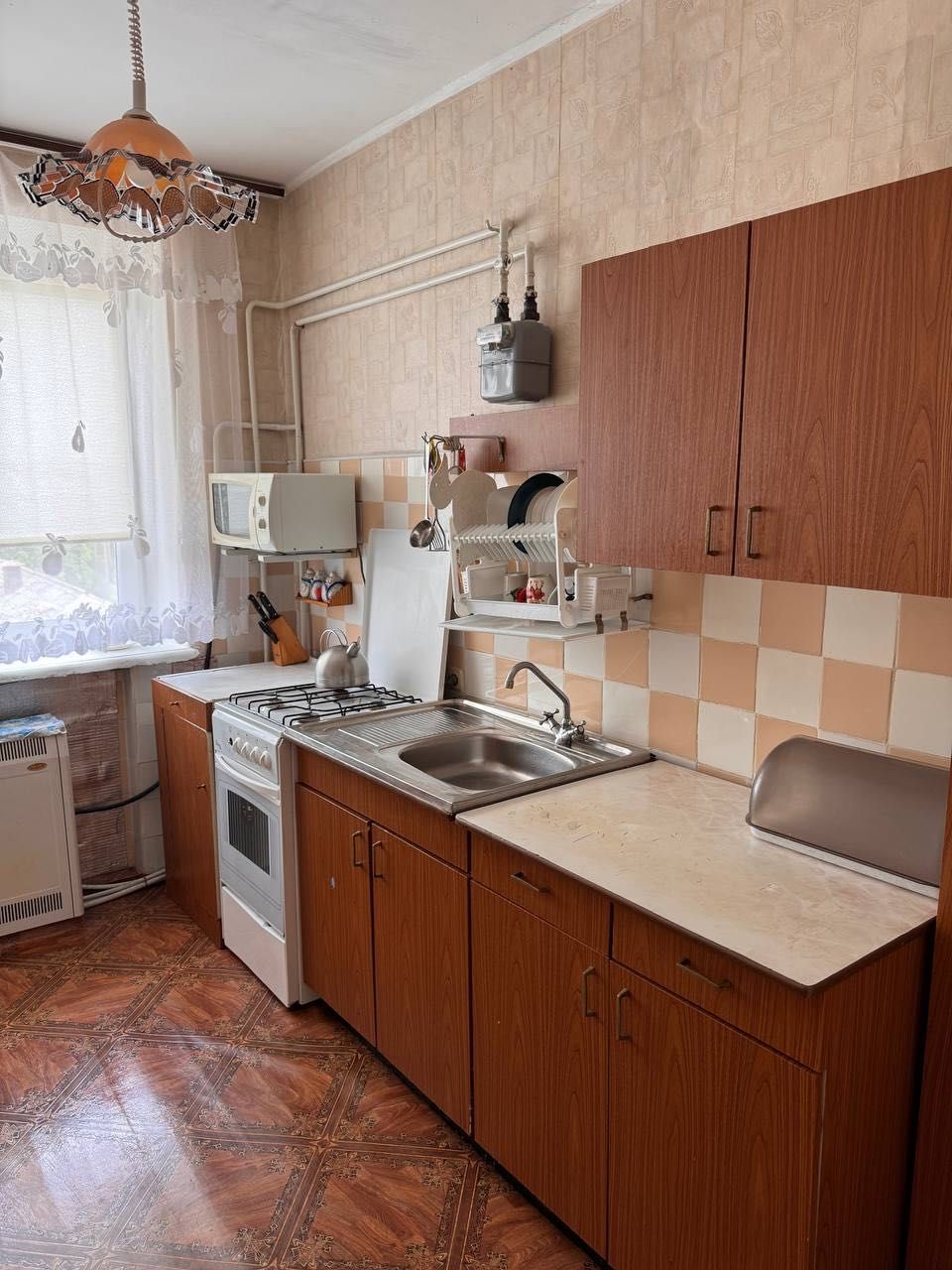 Затишна квартира в чудовому місці.