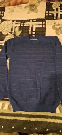 Продам свитер шерстяной