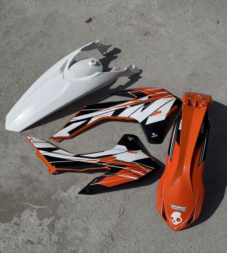 Orginalne plastiki ktm, komplet boczki ogon blotnik [sx exc]
