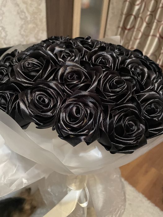 Букет чорних троянд з атласу. Великий.