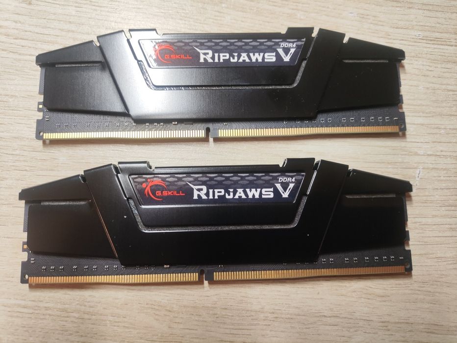 Pamięć RAM G.SKILL 16GB 3200MHz Ripjaws V F4-3200C16D-16GVKB