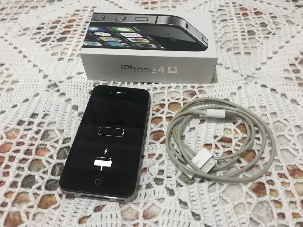 Apple iPhone 4S 8GB Preto - Livre