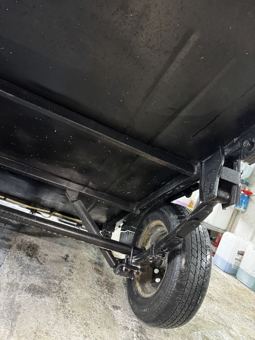 Причіп легковий 2000 року.