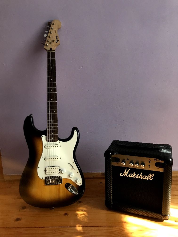 Електрогітара Squire Stratocaster HSS з комбо підсилювачем Marshall