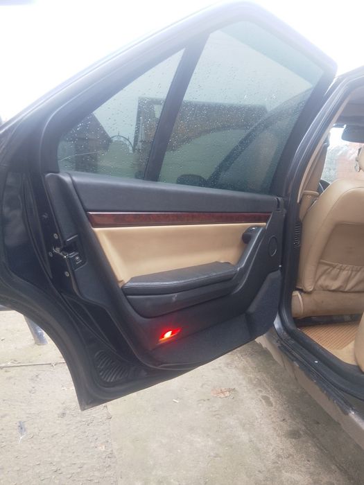 Продам автомобіль Пежо 605