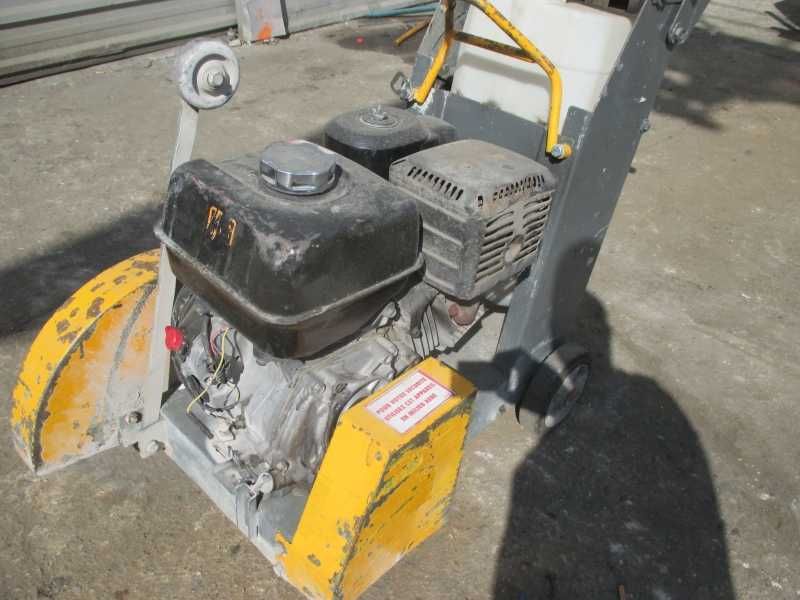Przecinarka jezdna spalinowa do betonu kamienia Husqvarna FS400LV