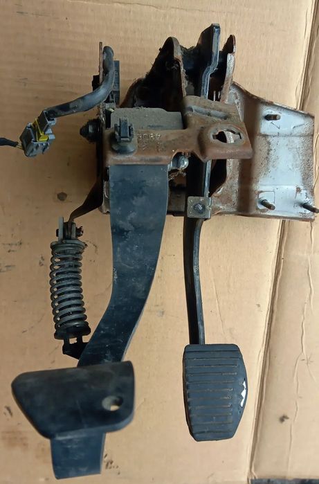 Citroen C3 Picasso pedał sprzęgła hamulca