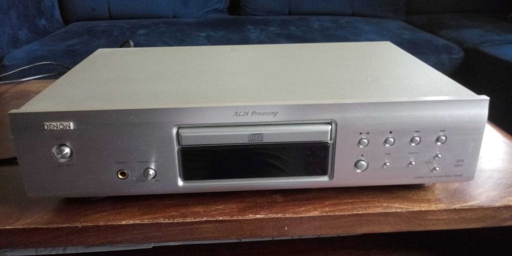 Odtwarzacz CD DENON DCD-700AE
