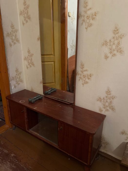 Безкоштовно віддам мебель (в асортименті)