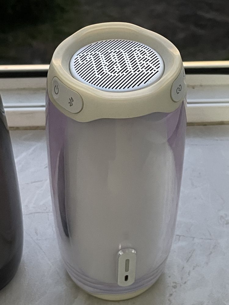 JBL Pulse 4 колонка