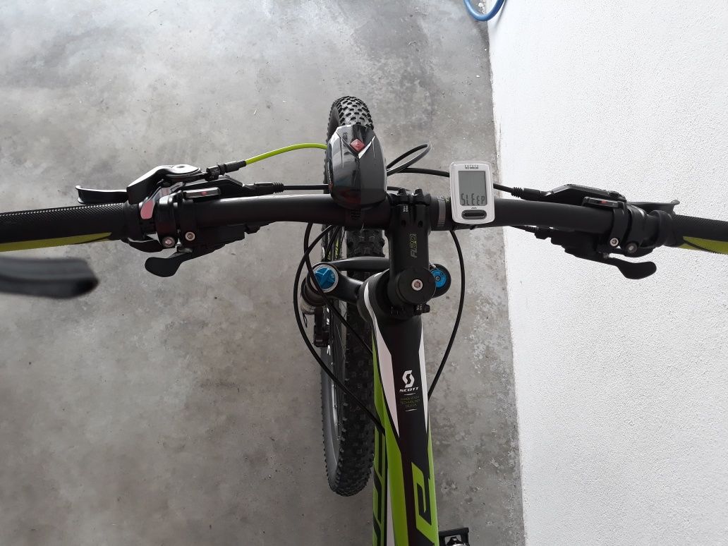 Scott roda 29, como nova
