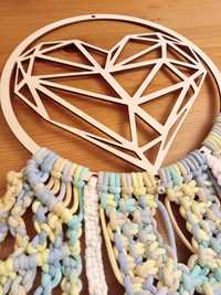 Makrama, dekoracja, prezent, kolorowe sznurki, ażurowe serce
