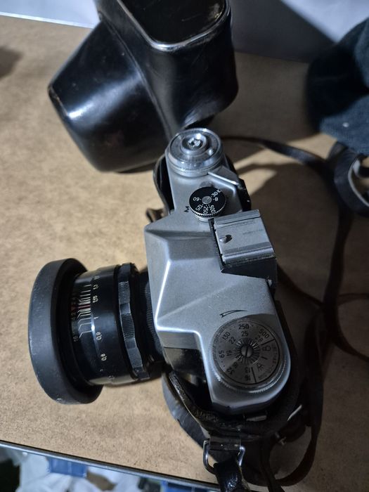 Aparat zenit B z obiektywem i futerałem