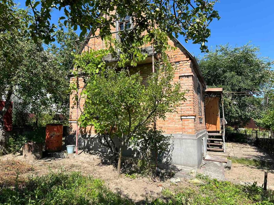 (5)   Продам дачу в с. Щітки  8116