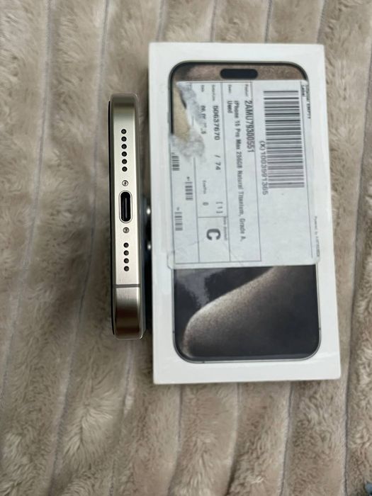iPhone 15 pro max 256 Natural titanium