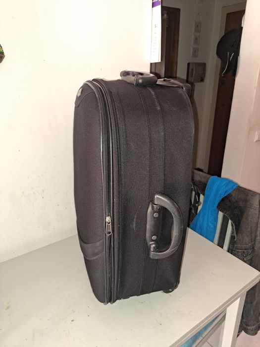 Vendo mala preta da clipper club em bom estado medidas 24×59×43