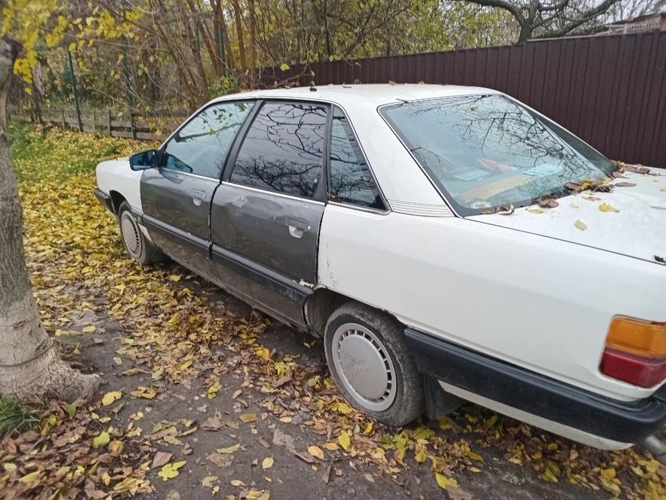 Ауді 100, 1989 року.