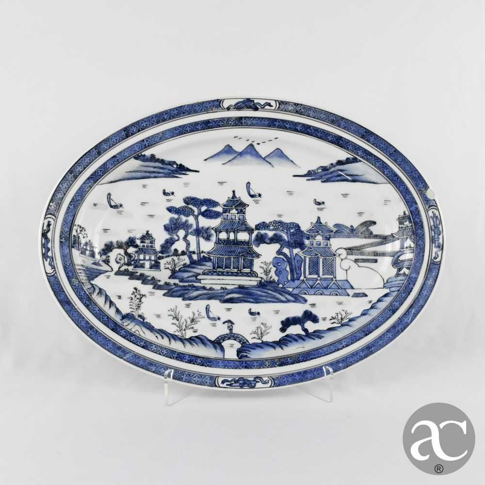 Travessa porcelana da China, decoração Cantão com pagodes e paisagem